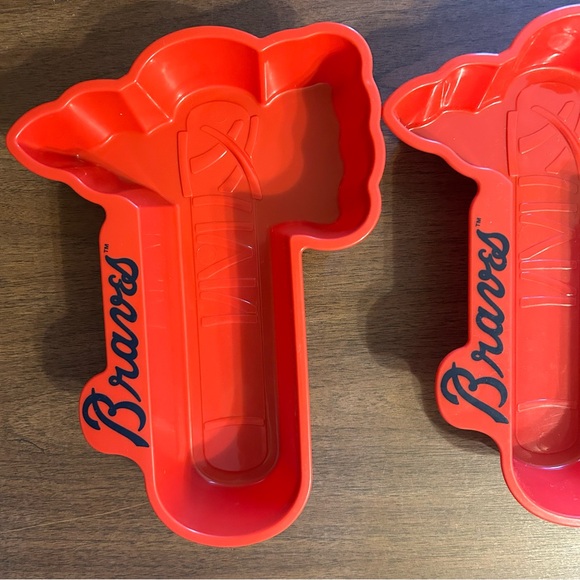 Two Atlanta Braves Whirley Drink Works Tomahawk Serving Bowl Chip Party Tray - Picture 2 of 6